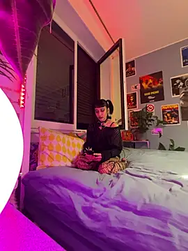 Snapshot of littlewitchxoxo chatting on 12.16.24 littlewitchxoxo online show from 12.16.24