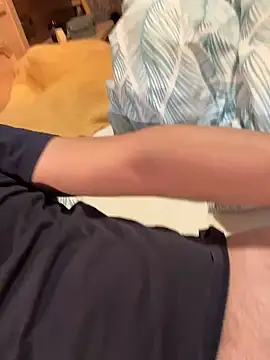 Fuss04 online show from 12.24.24