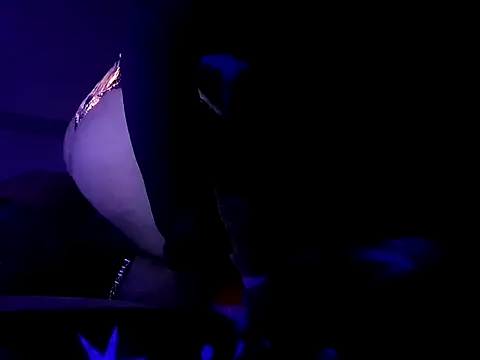 Snapshot of priscilla420 chatting on 10.11.25 priscilla420 online show from 10.11.25