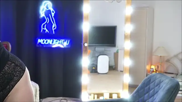 Snapshot of moonlight4u chatting on 01.24.25 moonlight4u online show from 01.24.25