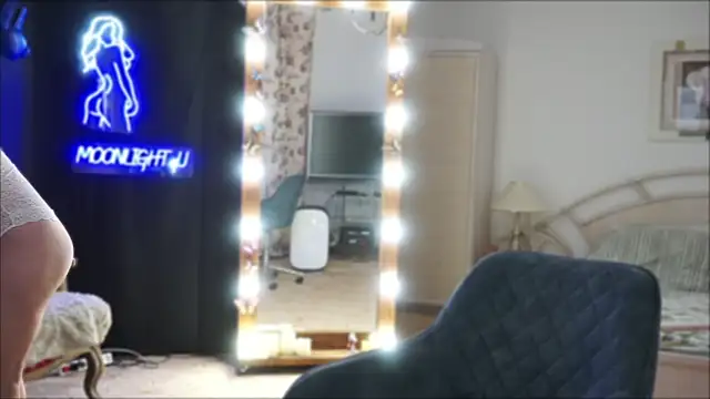 Snapshot of moonlight4u chatting on 03.21.25 moonlight4u online show from 03.21.25