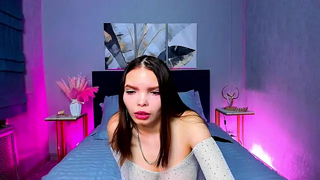 Curvy Dynamite  online show from 02.26.25