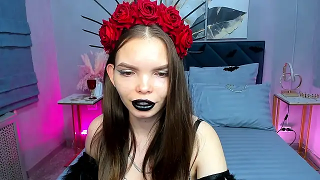 Curvy Dynamite  online show from 10.31.25