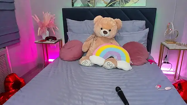 Curvy Dynamite  online show from 03.13.26