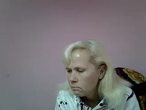 Snapshot of sakura_blonde chatting on 12.29.24 sakura blonde online show from 12.29.24