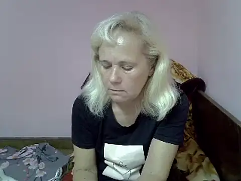 Snapshot of sakura_blonde chatting on 12.29.24 sakura blonde online show from 12.29.24