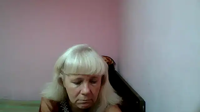 Snapshot of sakura_blonde chatting on 02.10.25 sakura blonde online show from 02.10.25