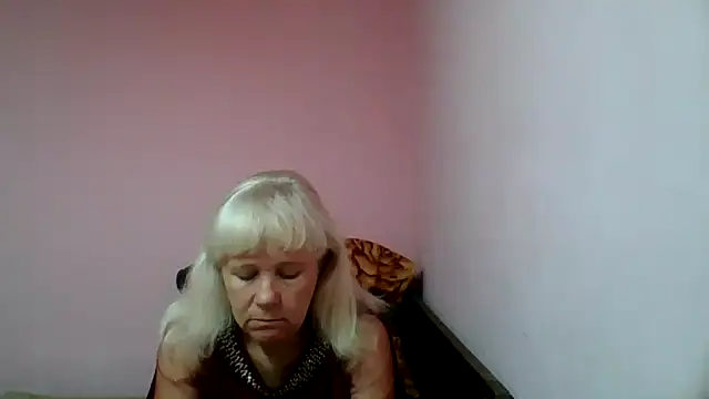 Snapshot of sakura_blonde chatting on 02.11.25 sakura blonde online show from 02.11.25