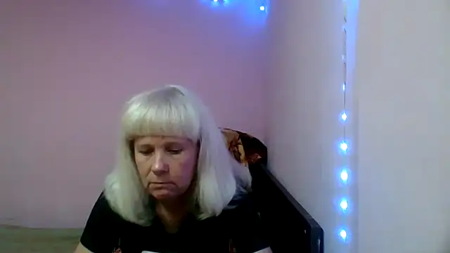 Snapshot of sakura_blonde chatting on 02.11.25 sakura blonde online show from 02.11.25