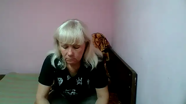 Snapshot of sakura_blonde chatting on 02.15.25 sakura blonde online show from 02.15.25
