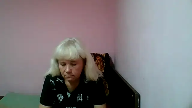Snapshot of sakura_blonde chatting on 02.17.25 sakura blonde online show from 02.17.25