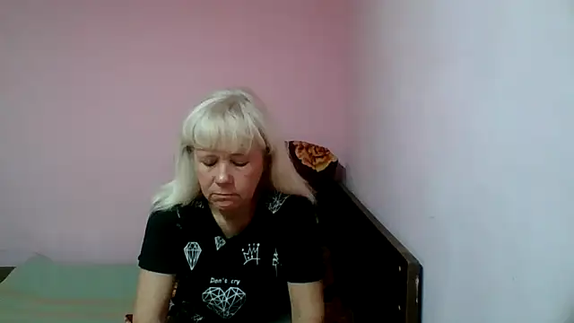 Snapshot of sakura_blonde chatting on 02.18.25 sakura blonde online show from 02.18.25
