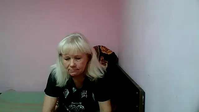 Snapshot of sakura_blonde chatting on 02.19.25 sakura blonde online show from 02.19.25