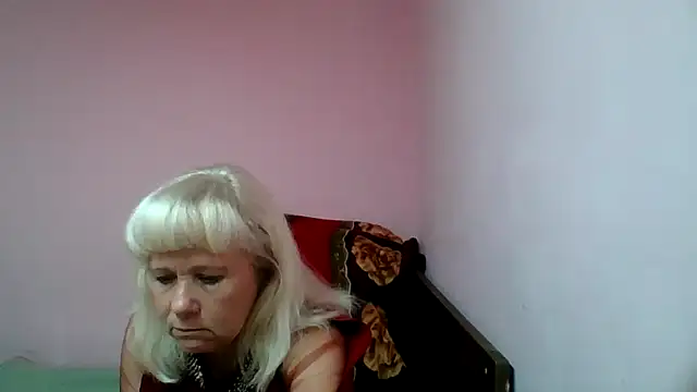 Snapshot of sakura_blonde chatting on 02.19.25 sakura blonde online show from 02.19.25