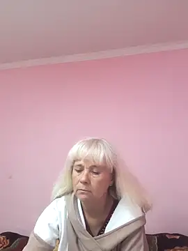 Snapshot of sakura_blonde chatting on 09.25.25 sakura blonde online show from 09.25.25