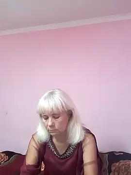 Snapshot of sakura_blonde chatting on 09.28.25 sakura blonde online show from 09.28.25