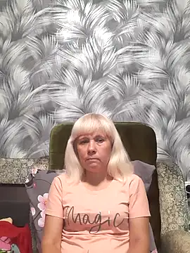 Snapshot of sakura_blonde chatting on 10.11.25 sakura blonde online show from 10.11.25