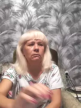 Snapshot of sakura_blonde chatting on 10.25.25 sakura blonde online show from 10.25.25