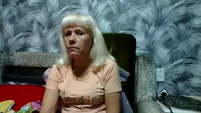 sakura blonde online show from 10.25.25