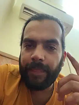 Arsh Loves Luv online show from 12.18.24