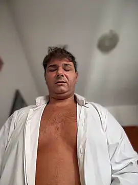 SecretlyDD online show from 10.02.25