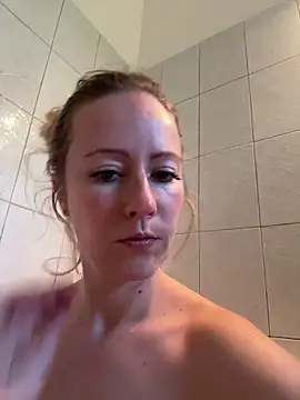 Snapshot of Emmy_frenchie chatting on 02.12.26 Emmy frenchie online show from 02.12.26