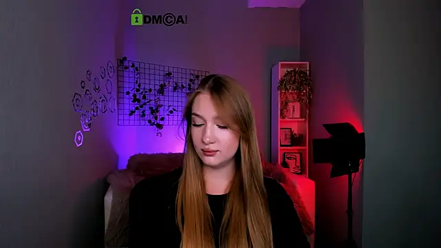 Snapshot of playful_sophie chatting on 09.25.25 playful sophie online show from 09.25.25