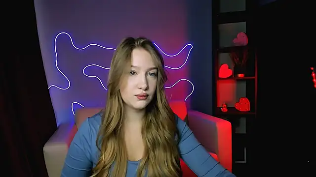 Snapshot of playful_sophie chatting on 10.05.25 playful sophie online show from 10.05.25