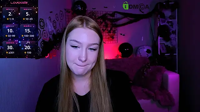 Snapshot of playful_sophie chatting on 10.22.25 playful sophie online show from 10.22.25