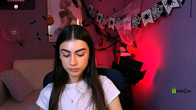 Snapshot of playful_sophie chatting on 10.23.25 playful sophie online show from 10.23.25