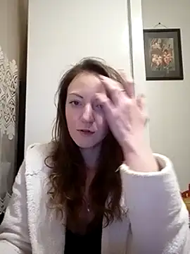 Snapshot of KattyLuuu chatting on 12.18.24 KattyLuuu online show from 12.18.24