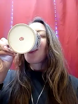 Snapshot of KattyLuuu chatting on 12.22.24 KattyLuuu online show from 12.22.24