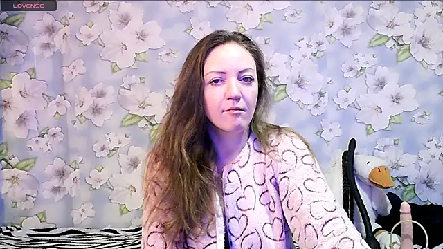 Snapshot of KattyLuuu chatting on 02.14.25 KattyLuuu online show from 02.14.25