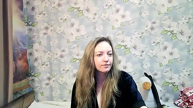 KattyLuuu online show from 10.11.25