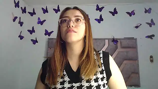Snapshot of Anny_Fox- chatting on 05.06.26 Anny Fox- online show from 05.06.26