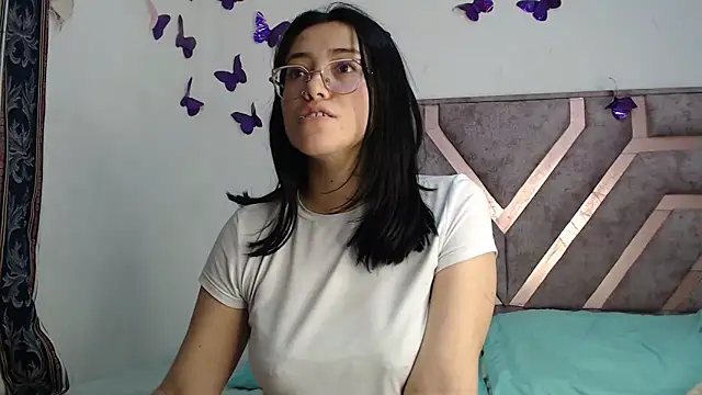 Snapshot of Anny_Fox- chatting on 05.15.26 Anny Fox- online show from 05.15.26