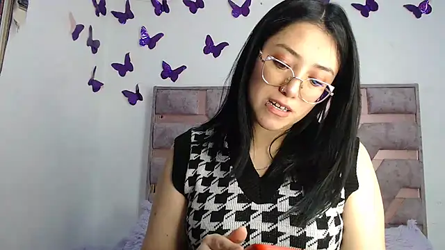 Snapshot of Anny_Fox- chatting on 05.30.26 Anny Fox- online show from 05.30.26