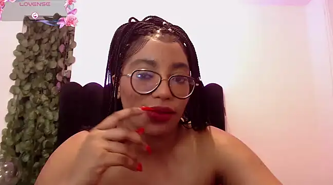 Snapshot of AmyBriiggs chatting on 02.01.25 AmyBriiggs online show from 02.01.25