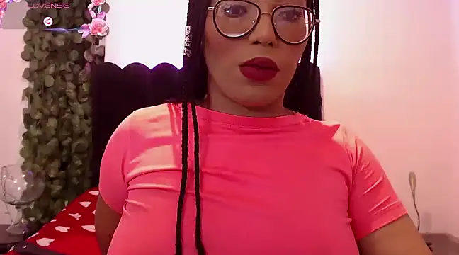 Snapshot of AmyBriiggs chatting on 02.07.25 AmyBriiggs online show from 02.07.25