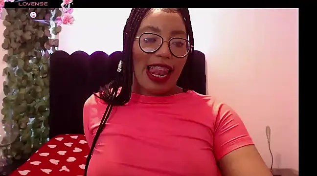 Snapshot of AmyBriiggs chatting on 02.07.25 AmyBriiggs online show from 02.07.25