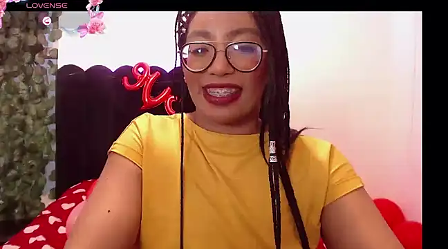 Snapshot of AmyBriiggs chatting on 02.15.25 AmyBriiggs online show from 02.15.25