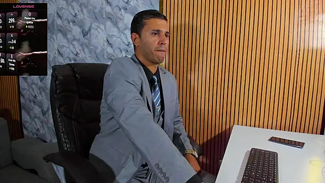 Hideintheoffice online show from 09.25.25