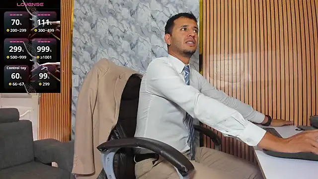 Hideintheoffice online show from 11.28.25