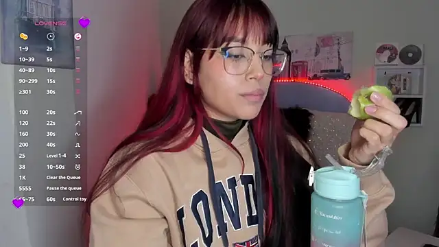 Snapshot of Fresita_Rosita chatting on 01.20.25 Fresita Rosita online show from 01.20.25