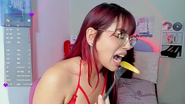 Snapshot of Fresita_Rosita chatting on 01.28.25 Fresita Rosita online show from 01.28.25