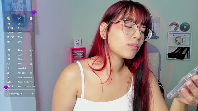 Snapshot of Fresita_Rosita chatting on 02.05.25 Fresita Rosita online show from 02.05.25