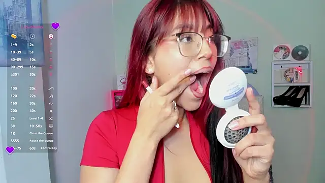 Snapshot of Fresita_Rosita chatting on 02.06.25 Fresita Rosita online show from 02.06.25