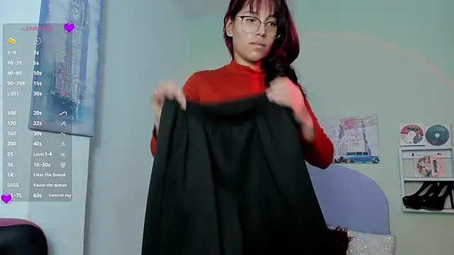 Snapshot of Fresita_Rosita chatting on 03.04.25 Fresita Rosita online show from 03.04.25