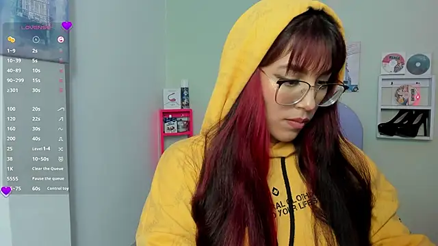 Snapshot of Fresita_Rosita chatting on 03.04.25 Fresita Rosita online show from 03.04.25