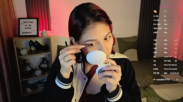 Snapshot of Fresita_Rosita chatting on 09.22.25 Fresita Rosita online show from 09.22.25